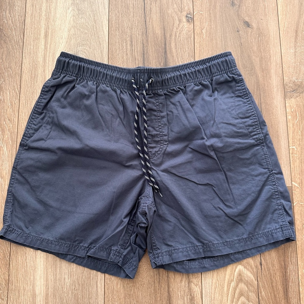 Amazon Essentials Men's Standard 7" Drawstring Walk Shorts